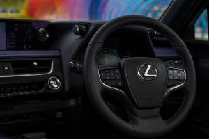Lexus UX200 2019 года  (MY)